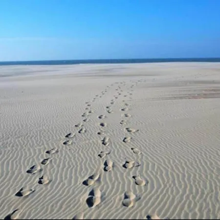 アパート In With Sea Views *